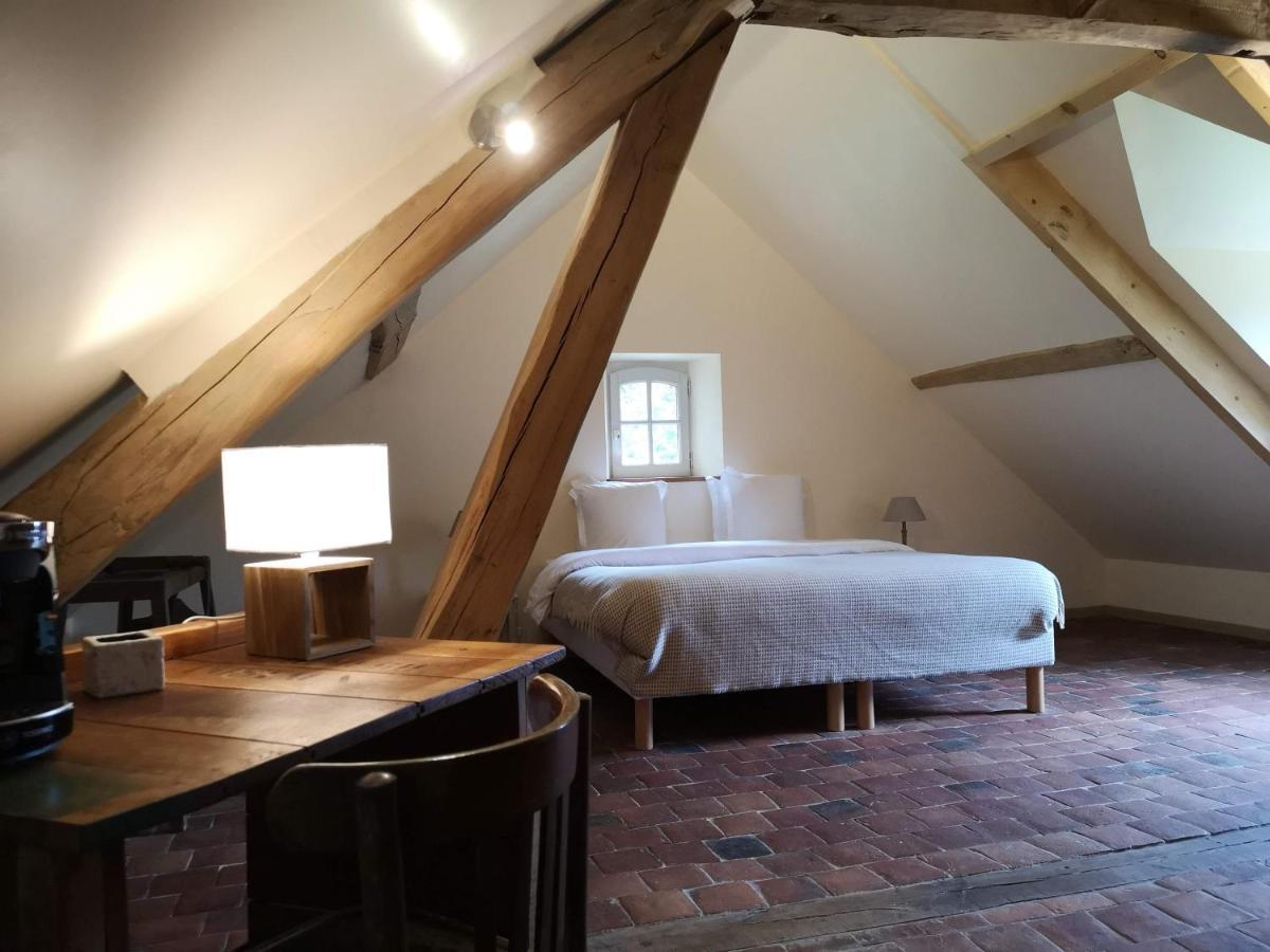 Bed and Breakfast Le Moulin De Corneil Mezilles Экстерьер фото